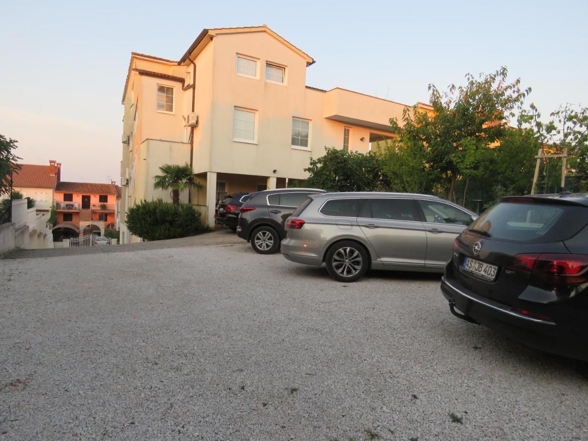 Apartments Villa Urbajs Vrsar Eksteriør bilde